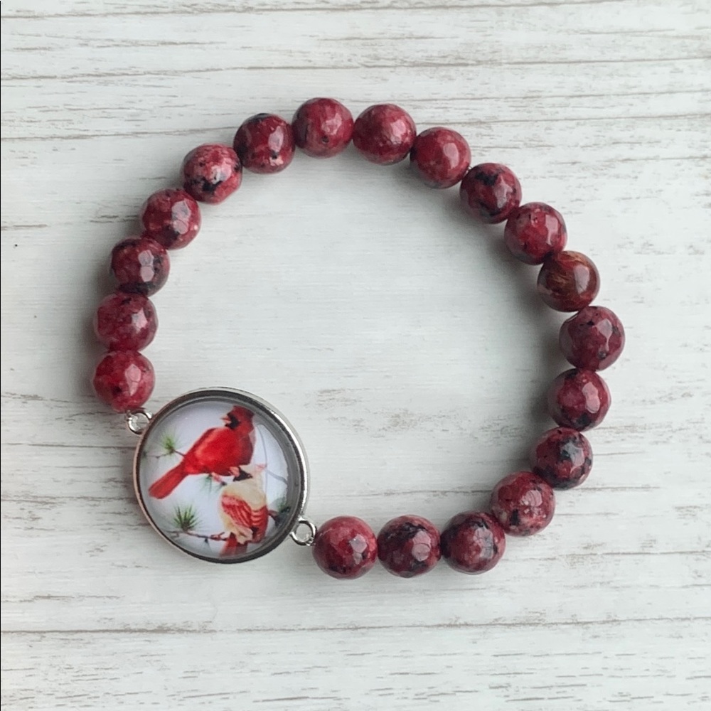 Cardinal charm beaded gemstone bracelet
